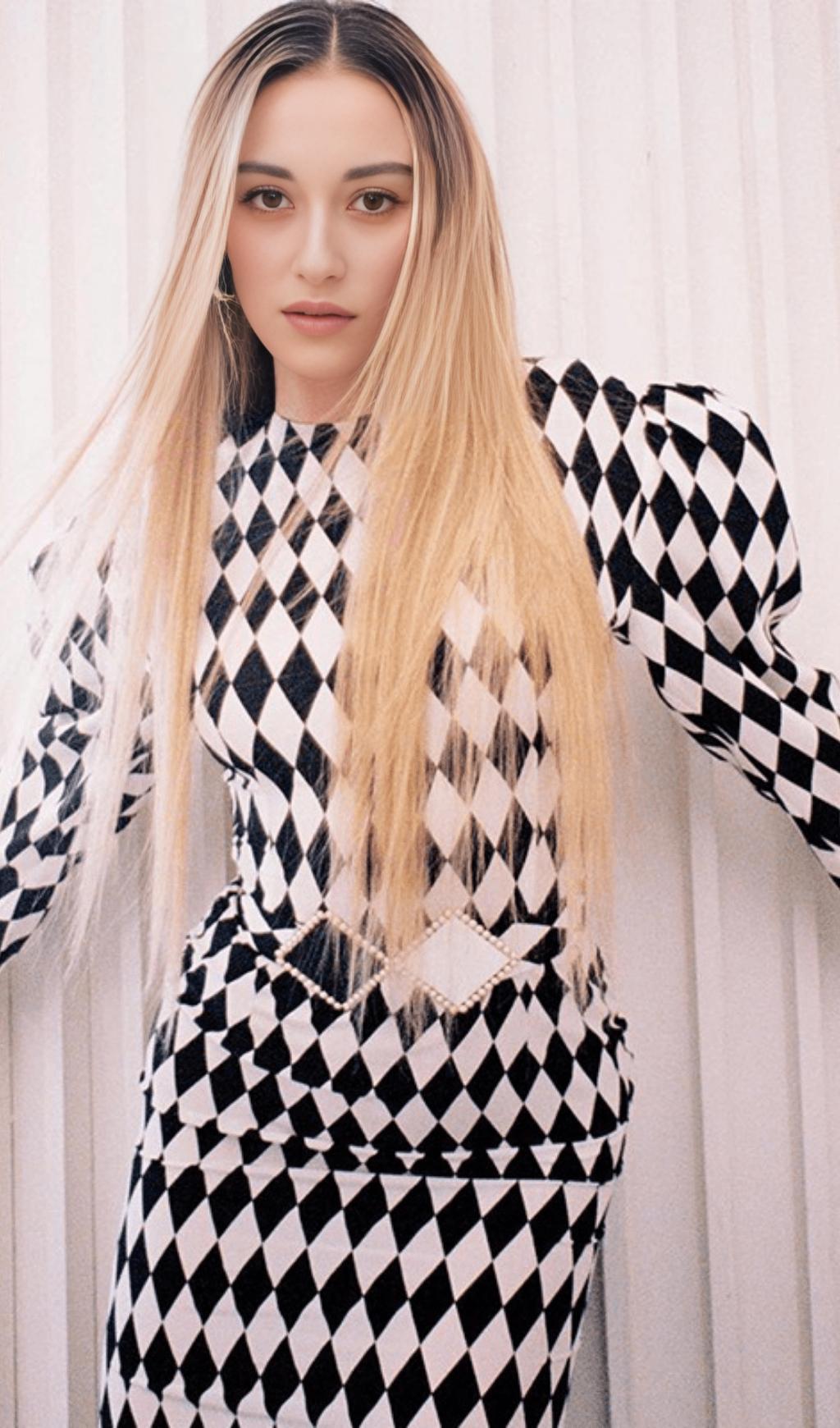 ABITO A MANICHE LUNGHE A QUADRI CON FIANCHI