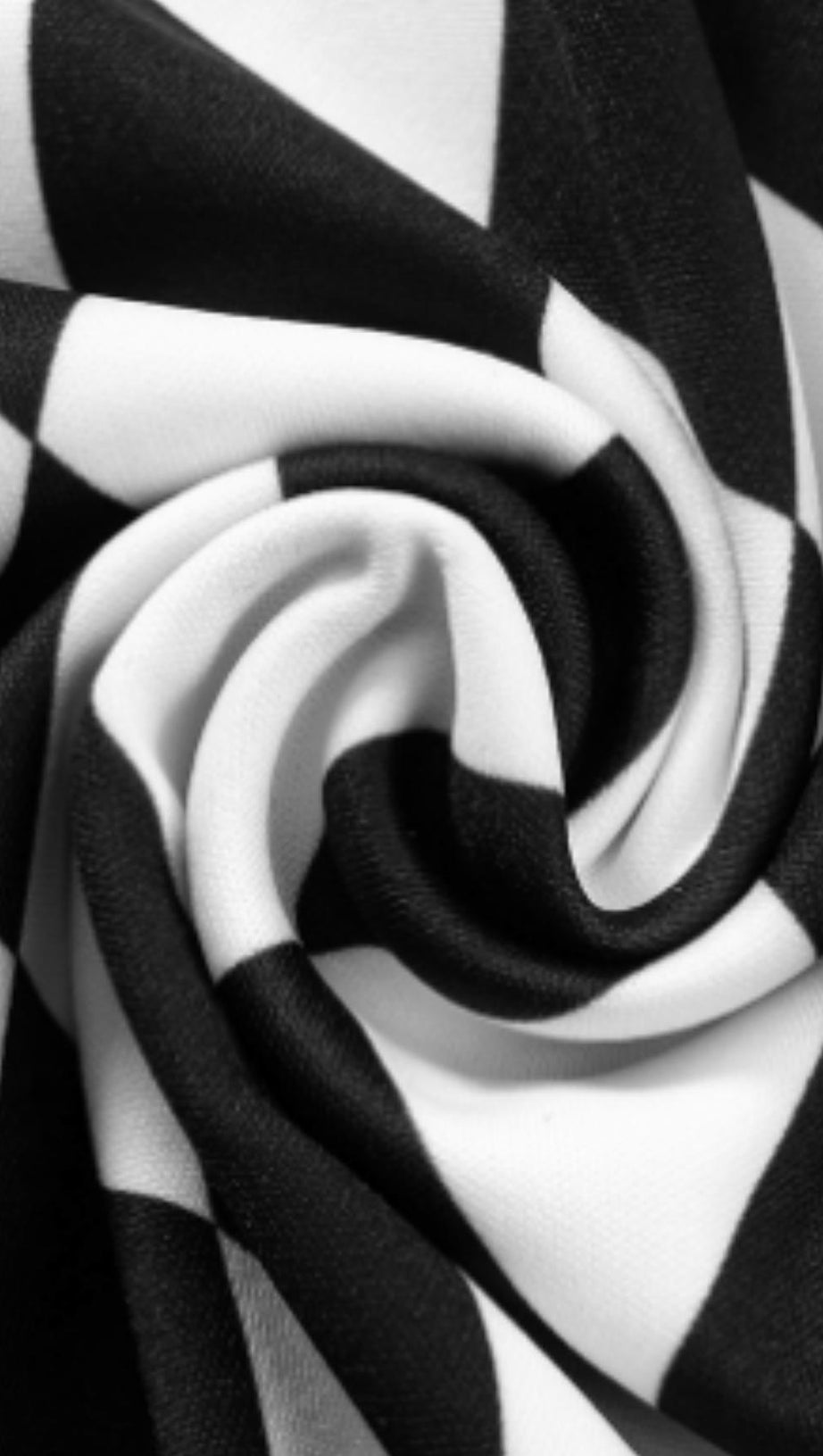 ABITO A MANICHE LUNGHE A QUADRI CON FIANCHI