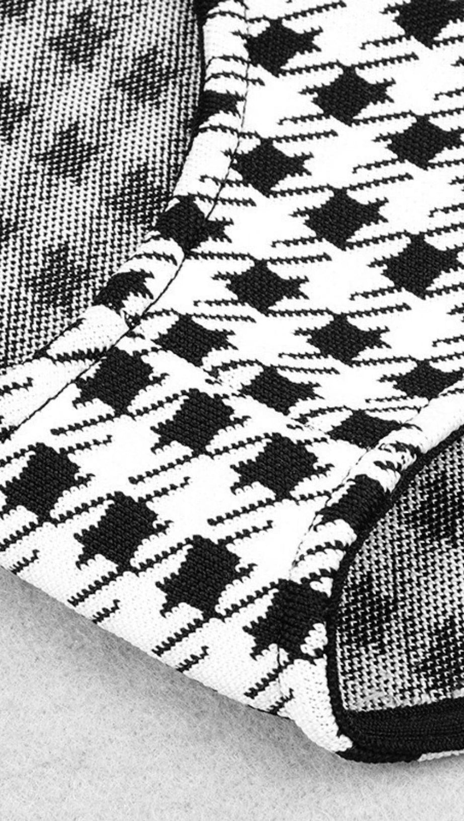 ABITO ELASTICIZZATO IN JACQUARD CON COLORI ABBINATI