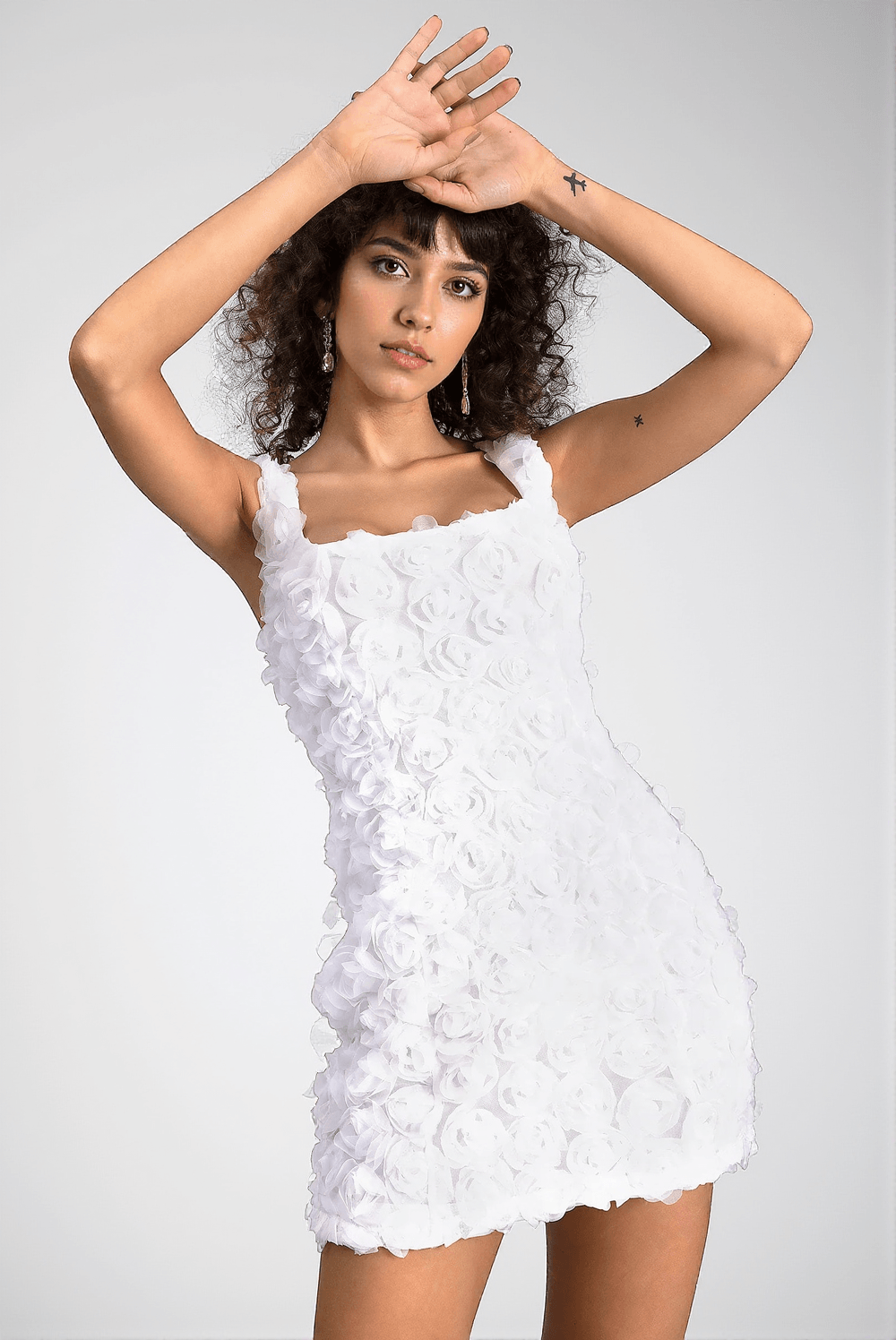 Fryni Minikleid mit 3D-Blumenmuster