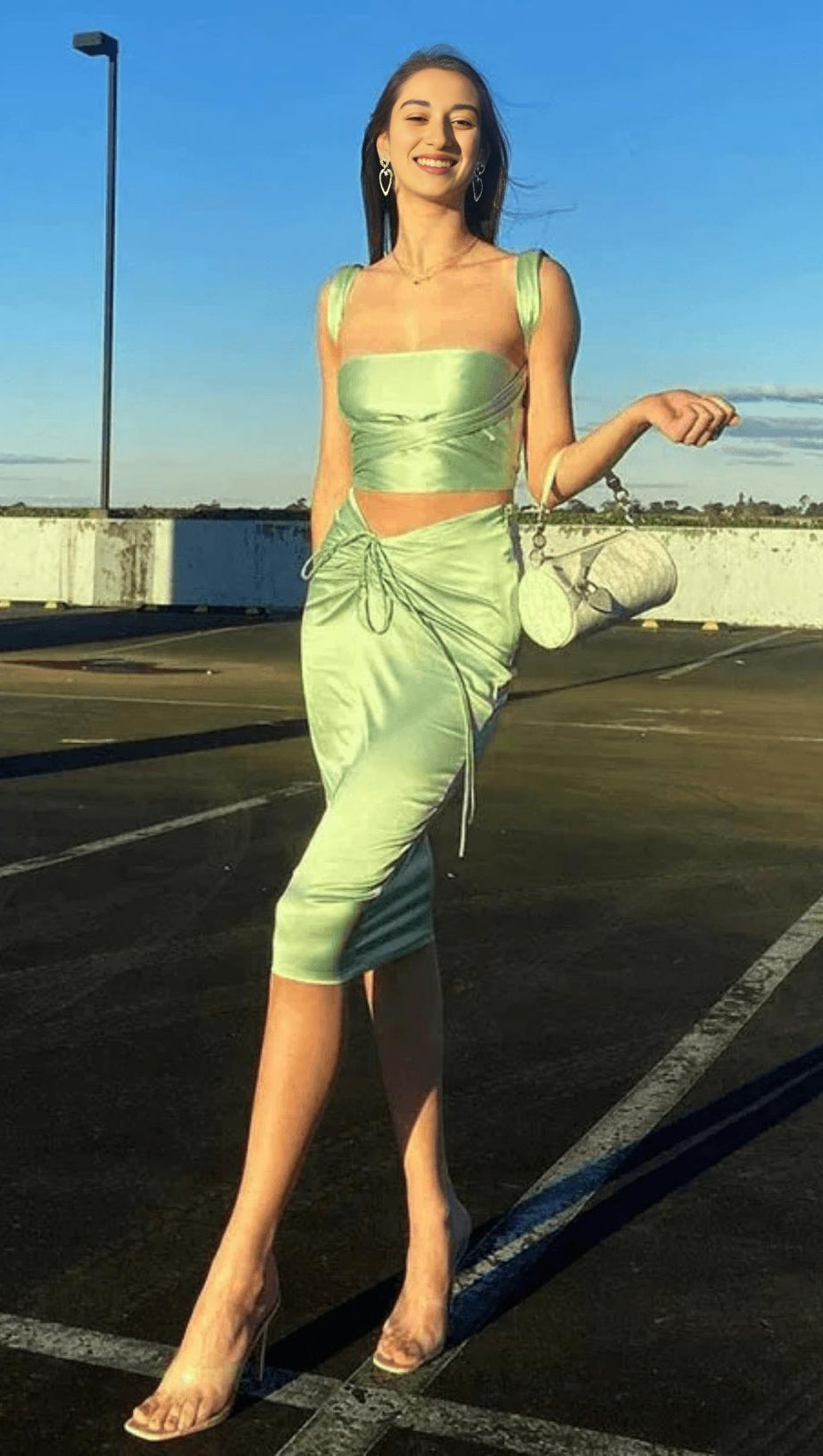 COMPLETO CON GONNA ARRECCHIATA