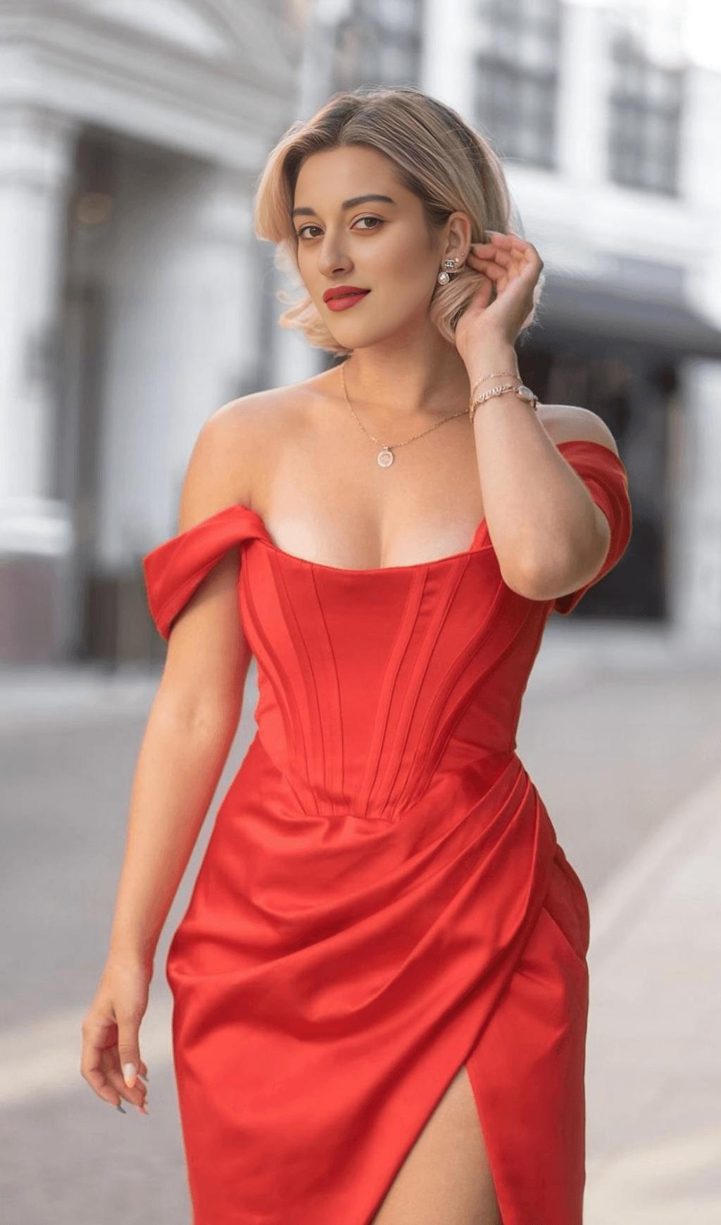 ABITO SLIM FIT CON SPACCHI LATERALI A VITA ALTA