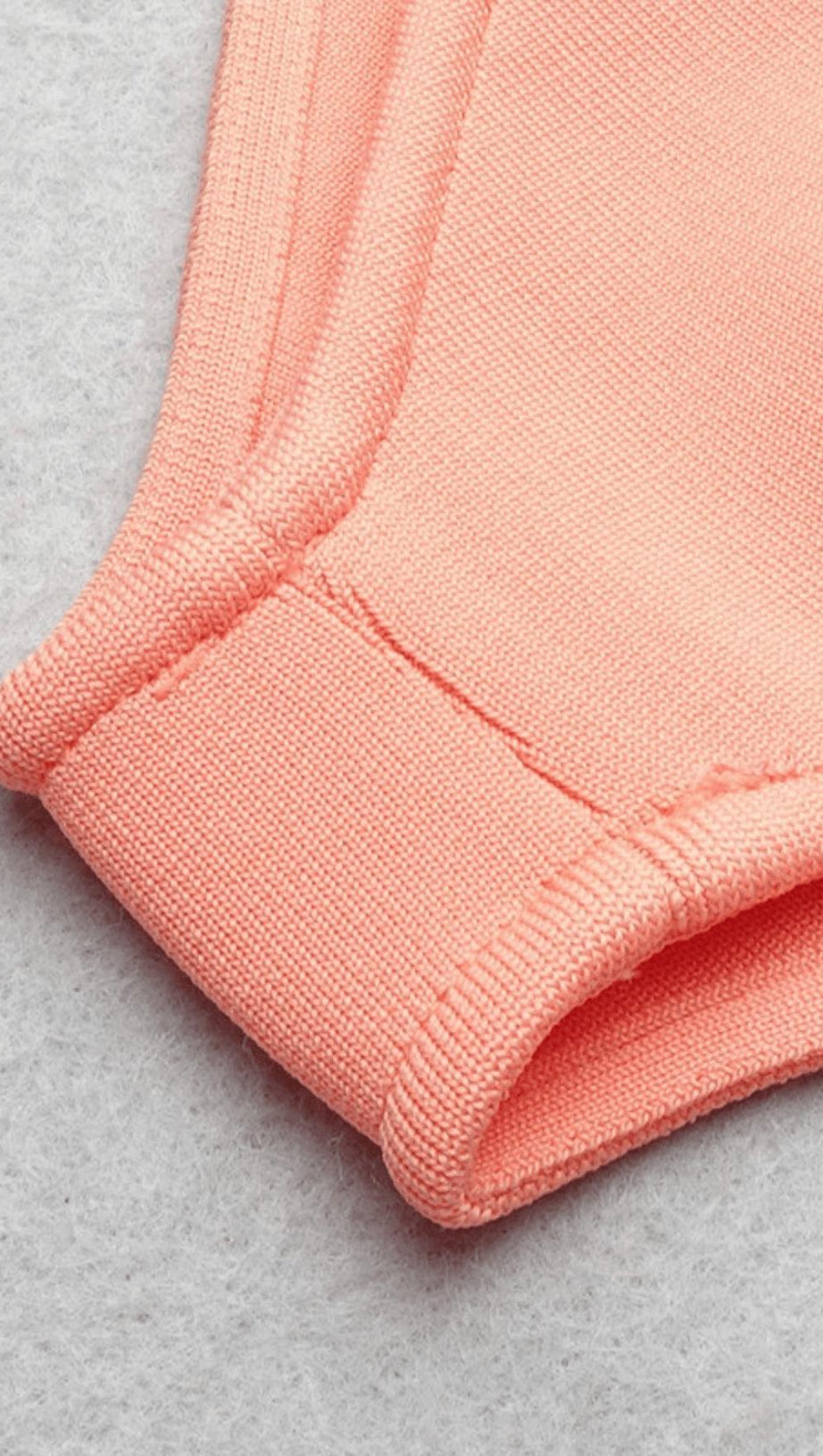 TOP SLIP CON SCOLLO A V PROFONDO