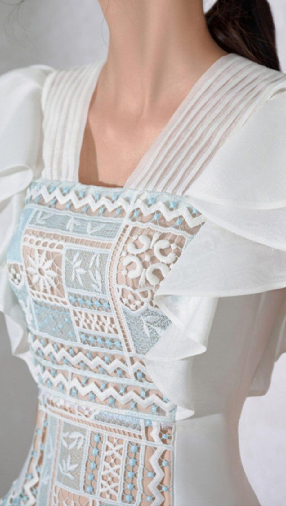 LACE RUFFLED MINI DRESS IN SLIGHT GRAY