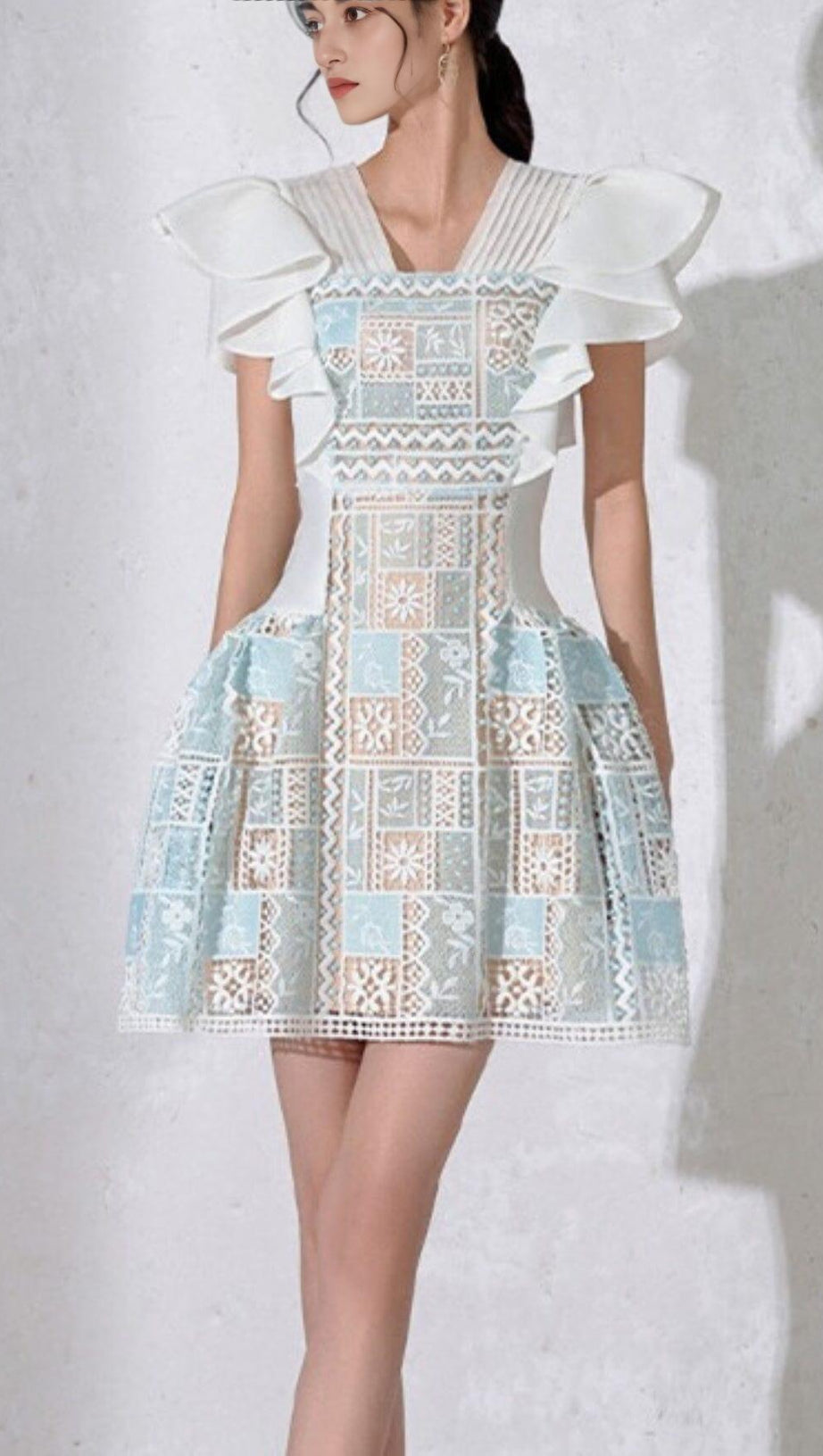 LACE RUFFLED MINI DRESS IN SLIGHT GRAY