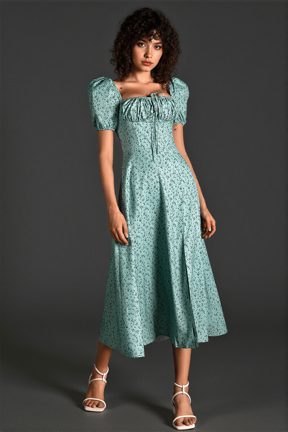 Diann – Geblümtes Kleid mit seitlichem Schlitz und Puffärmeln