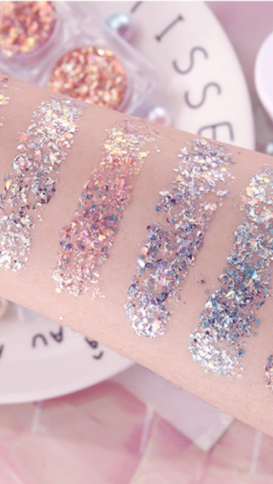 GLITTER GLITTER FOR GEL EYE MAKEUP.
