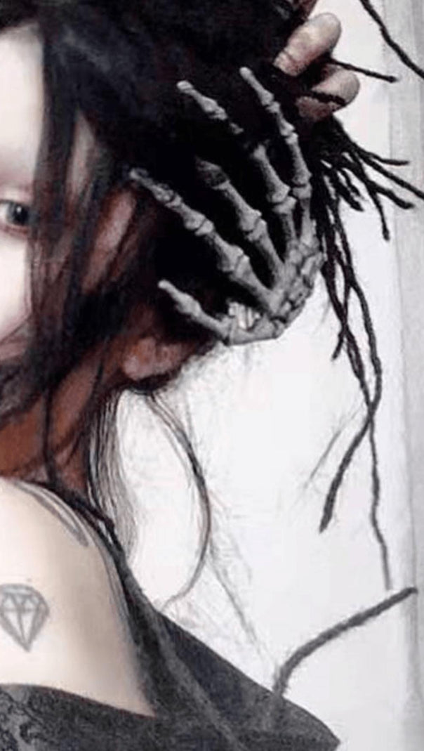 AIIZIE SKULL HAND BONE HAIR CLIP - product image