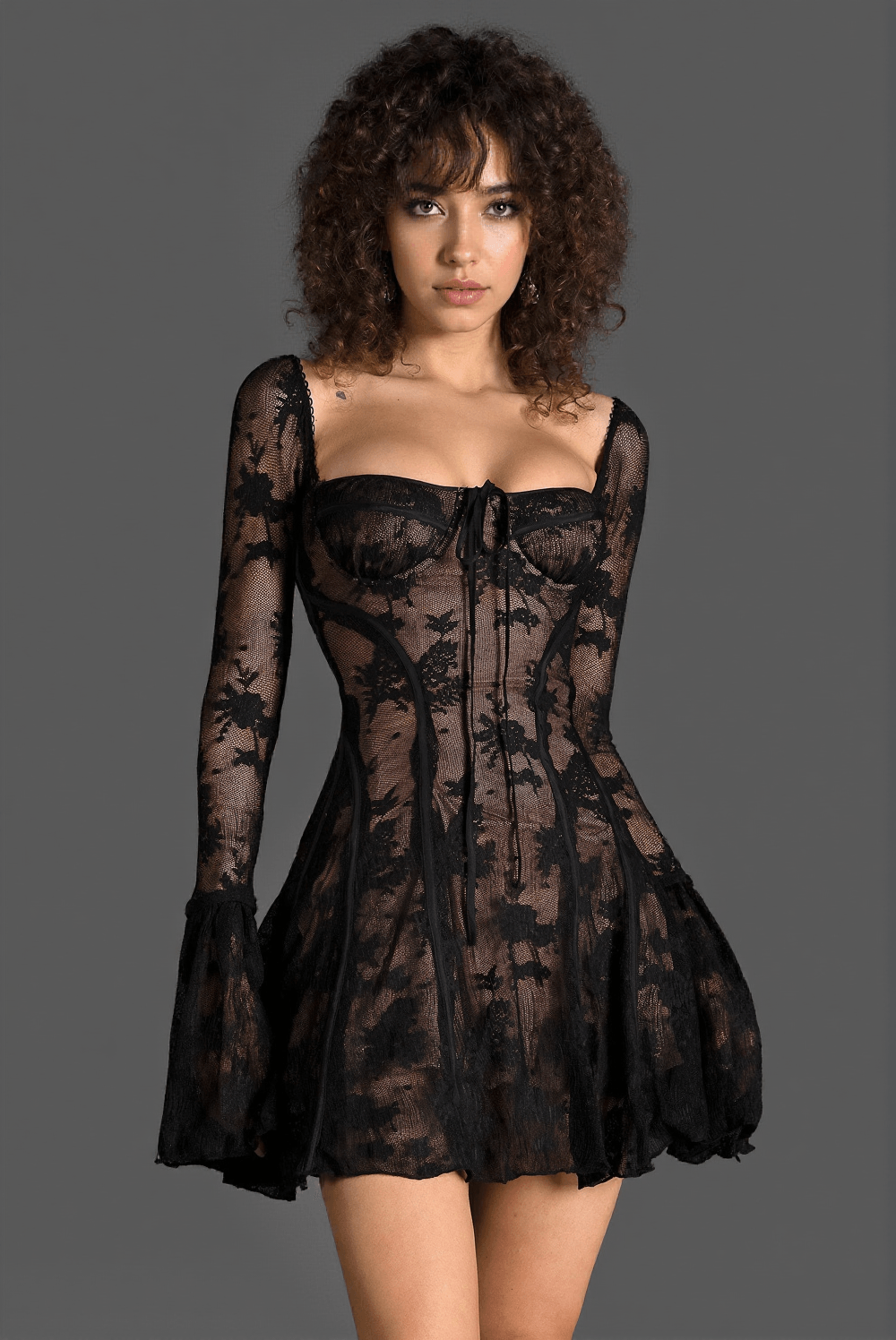 Milotis – Schwarzes Minikleid aus Spitze mit Glockenärmeln