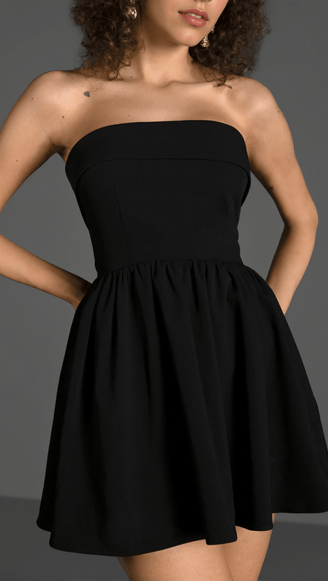 Mutilis – Schulterfreies, gewebtes Kleid