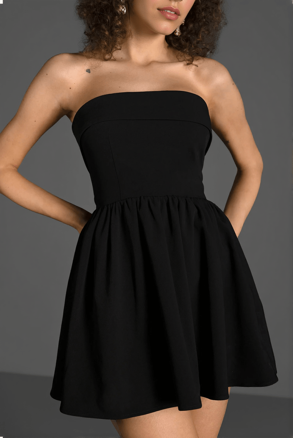 Mutilis – Schulterfreies, gewebtes Kleid