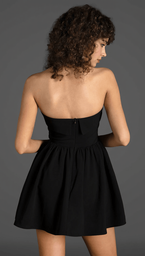 Mutilis – Schulterfreies, gewebtes Kleid