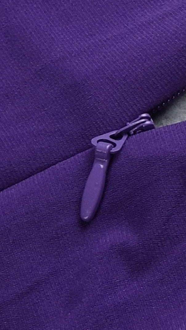 ABITO CON COLLO INCLINATO E TAGLIO A NASTRO