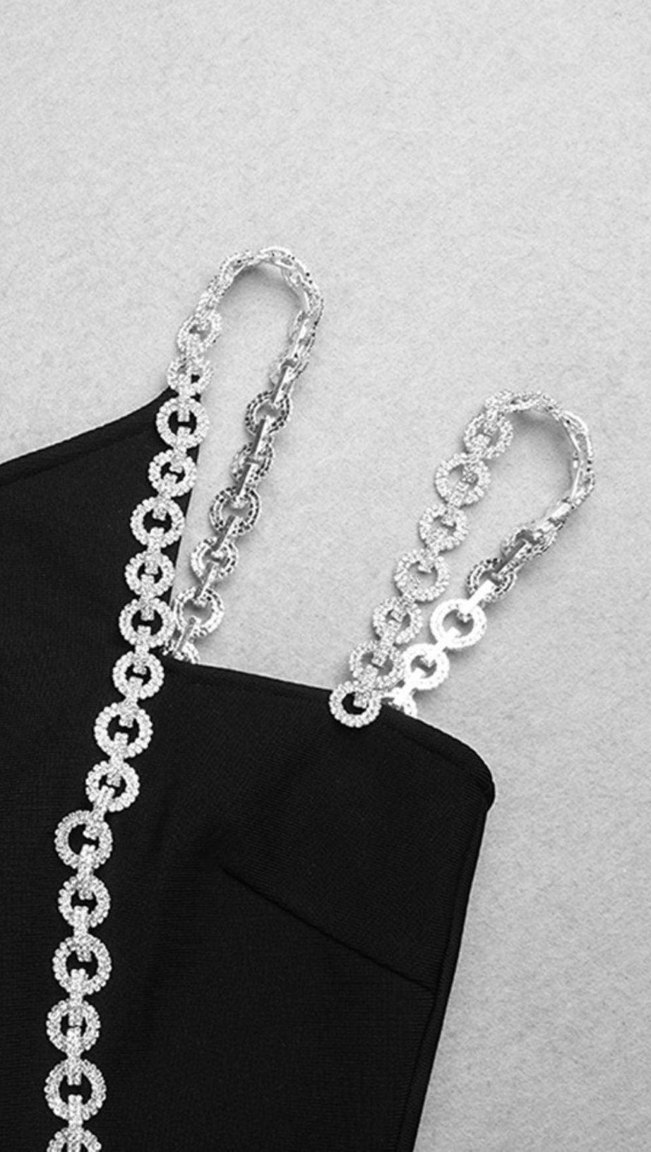 ONE-SHOULDER LONG CHAIN DRESS