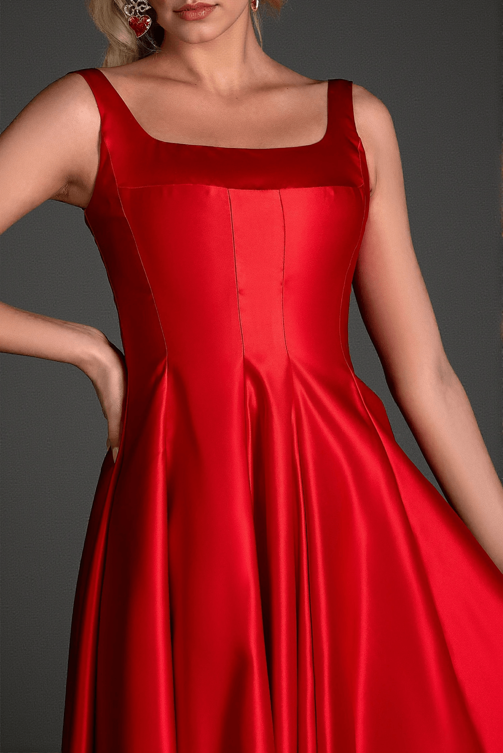 Filio – Rotes Satin-Patchworkkleid mit Trägern