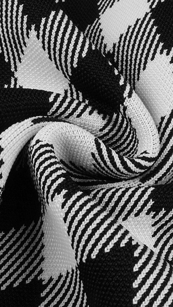 Kostüm mit Rock und geometrischem Muster