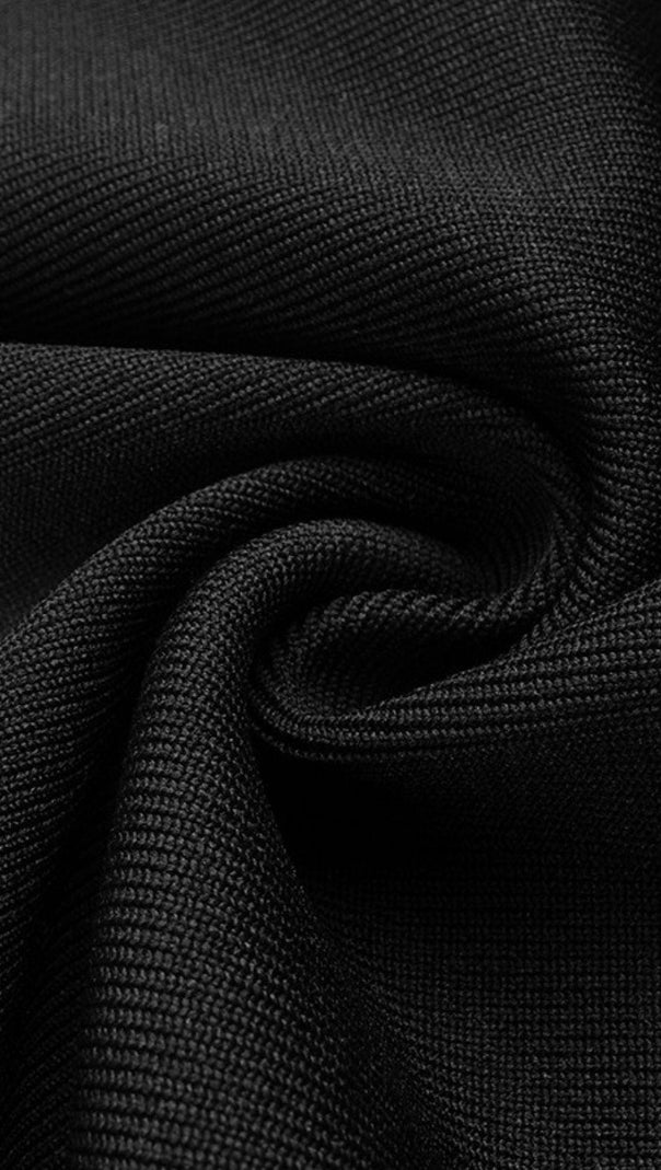 ABITO CON HALTER INCROCIATO