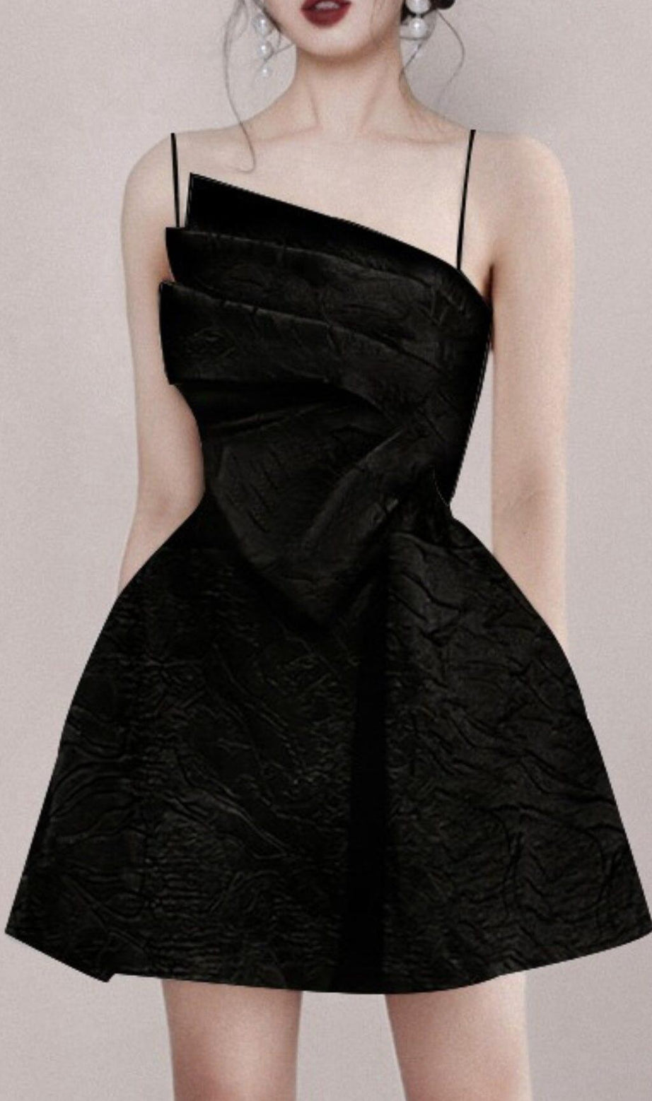 MINIKLEID MIT RIEMENSAUM IN SCHWARZ