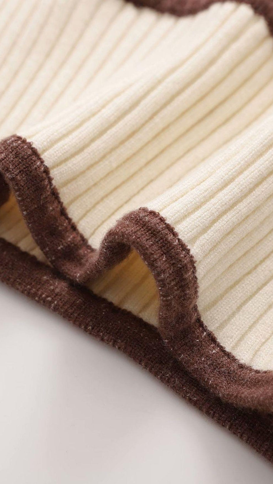 HIGH-NECKED LONG-SLEEVED SUSPENDER TOP.