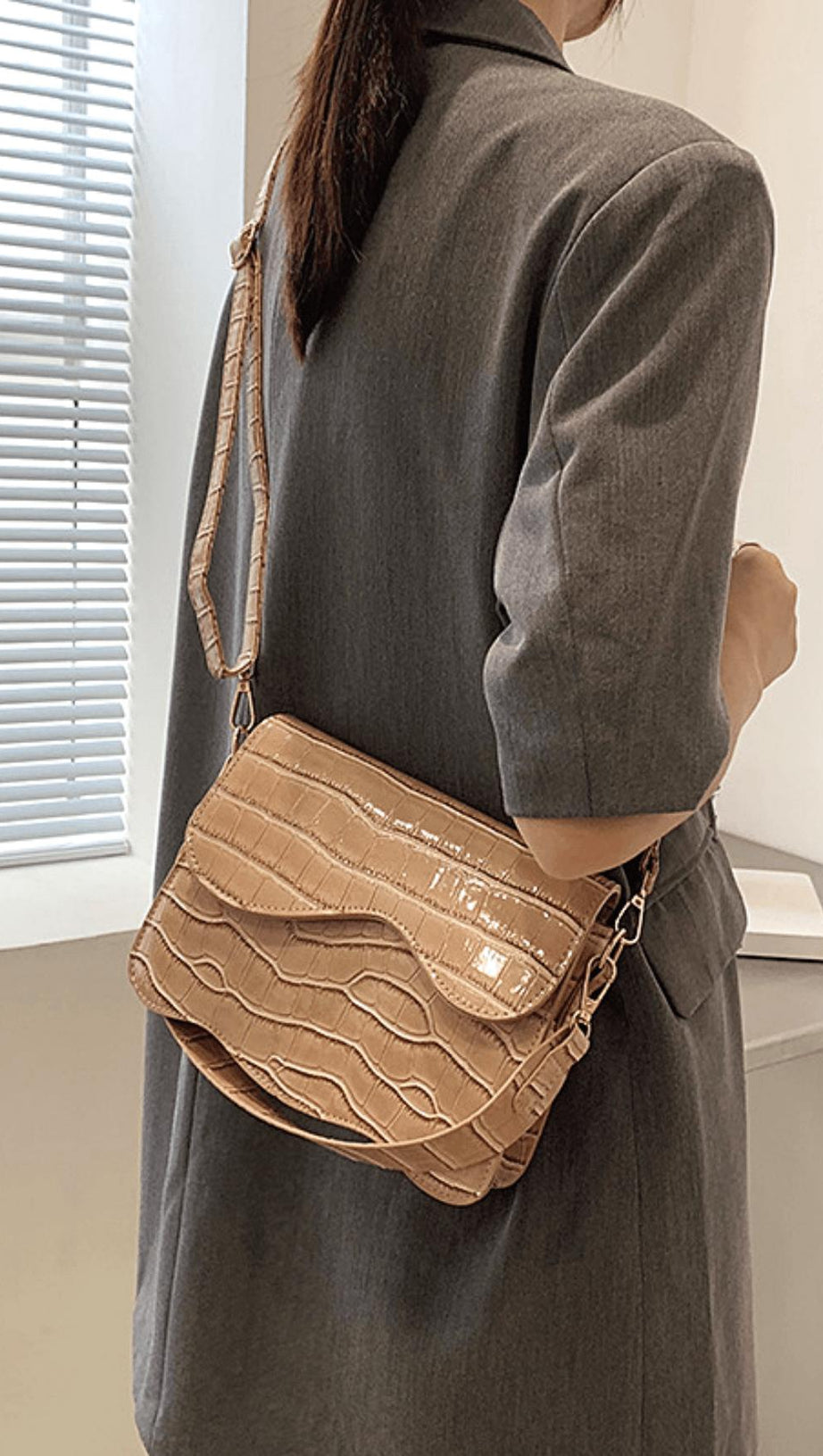 HEADLINE VINTAGE TEXTURE UNDERARM BAG