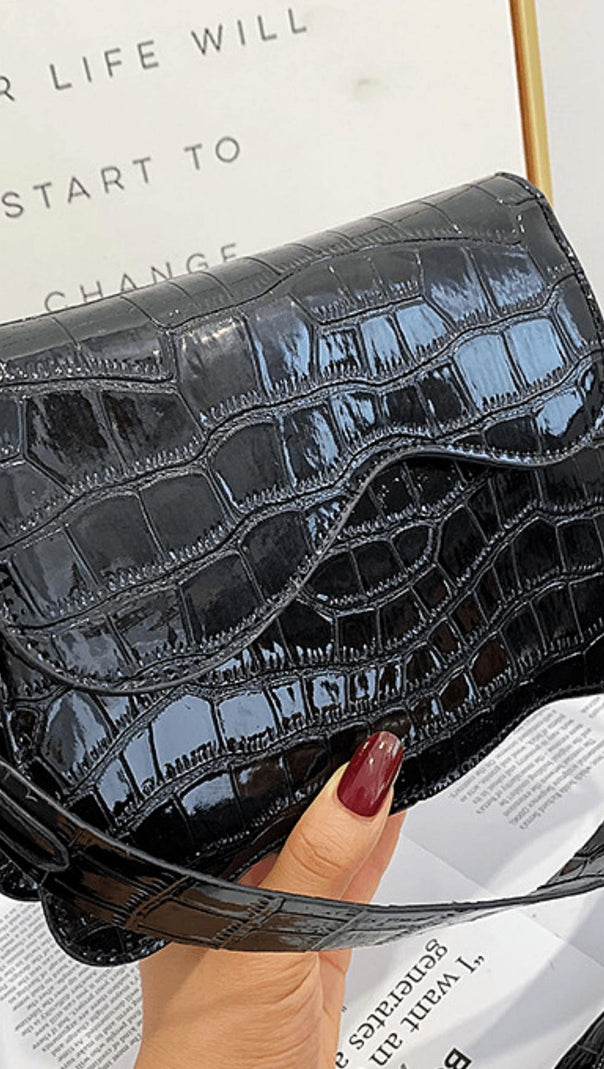 AIIZIE HEADLINE VINTAGE TEXTURE UNDERARM BAG - product image