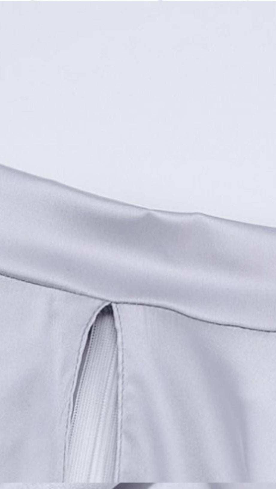 ABITO DRAPPEGGIATO CON COLLO ALTO IN RASO BIANCO