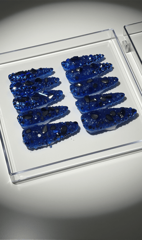 Royalblaue Kristall Stilleto Handgemachte Press On Nails