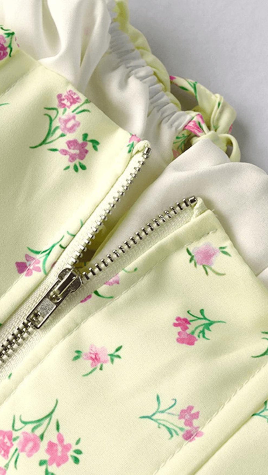 GILET SENZA SPALLINE IN PIZZO FLOREALE.