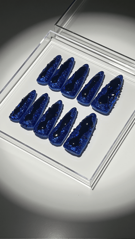 Royalblaue Kristall Stilleto Handgemachte Press On Nails