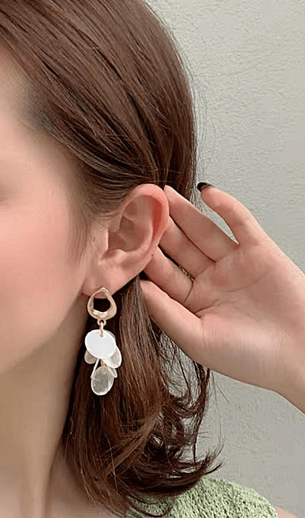 FASHION SHELL TASSEL LONG EARRINGS