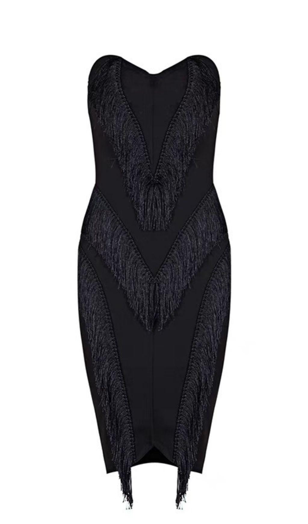 KURZES SCHWARZES KLEID MIT NIEDRIGEM AUSSCHNITT