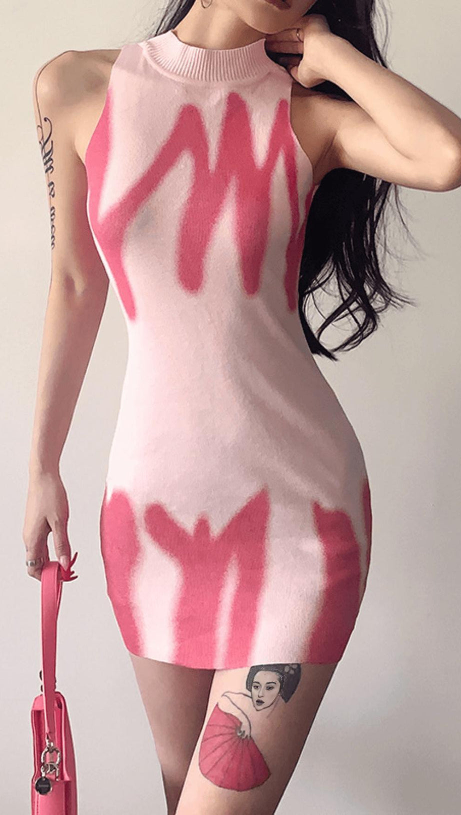 Strickkleid mit Farbblock-Grundlage.