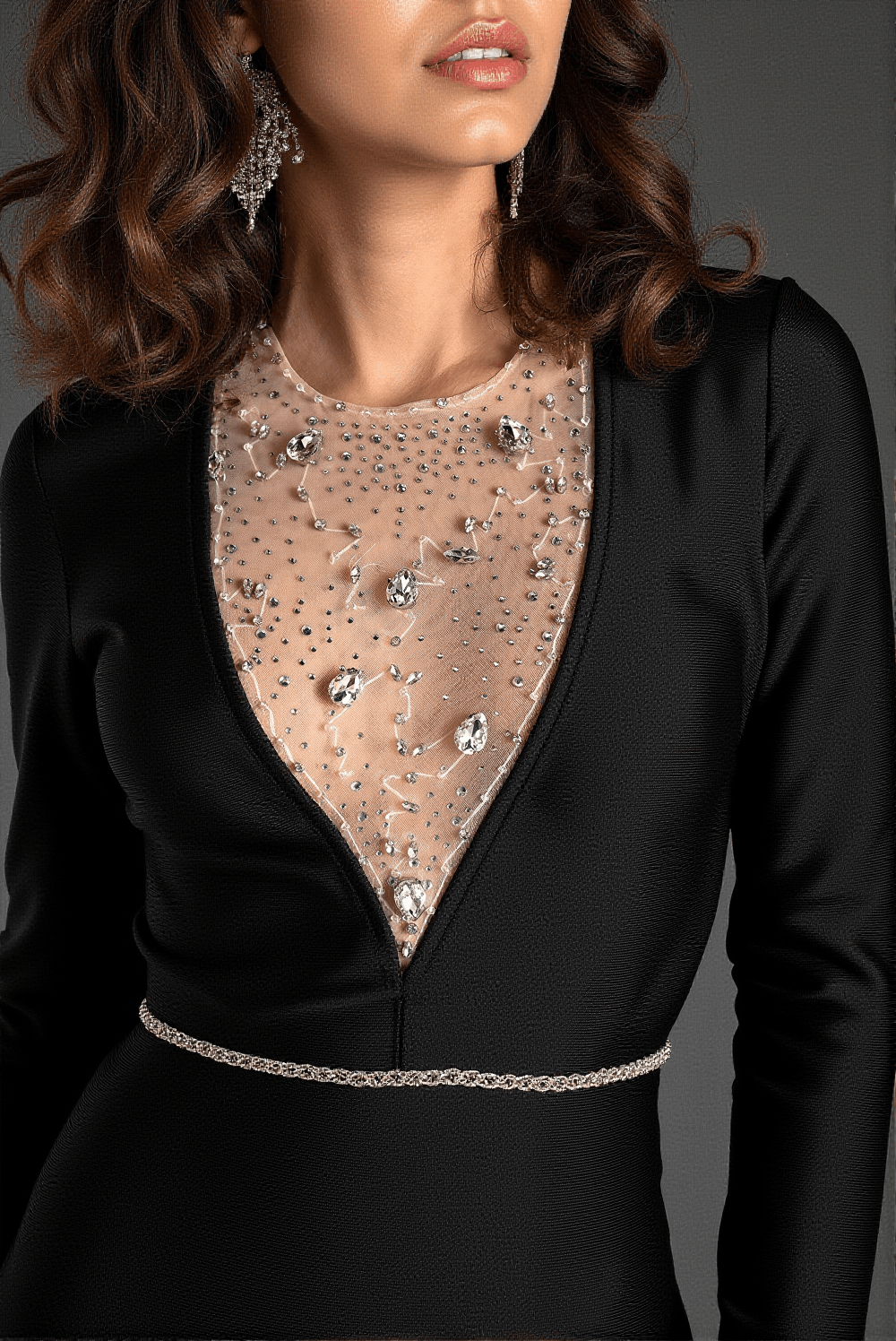 Garotis Langärmliges Kleid mit Kristallfedern