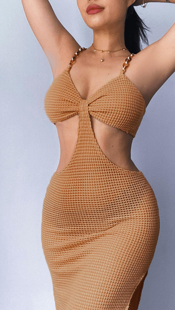 Kleid mit Kettenschlitz und Cutout.