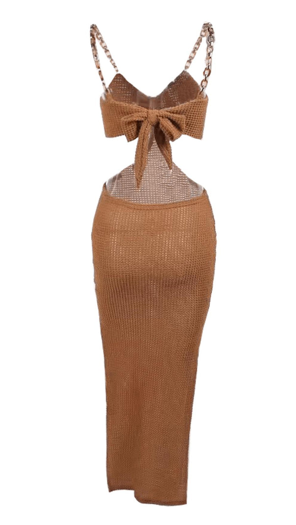 Kleid mit Kettenschlitz und Cutout.