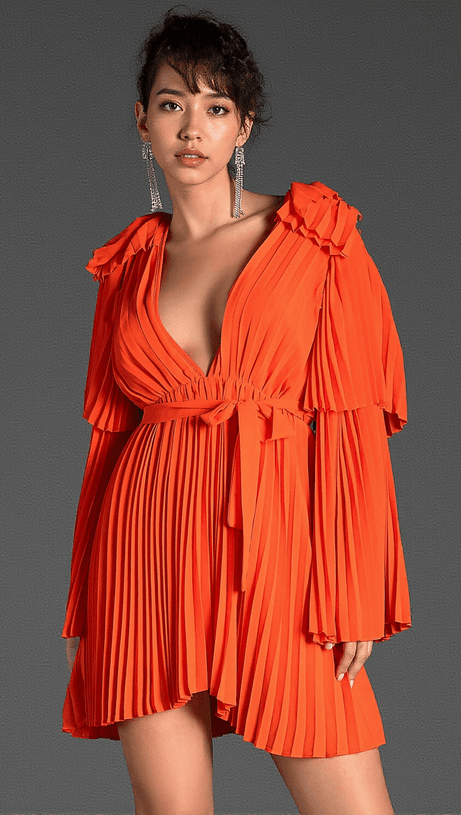 Sappho – Plisseekleid mit V-Ausschnitt und Glockenärmeln