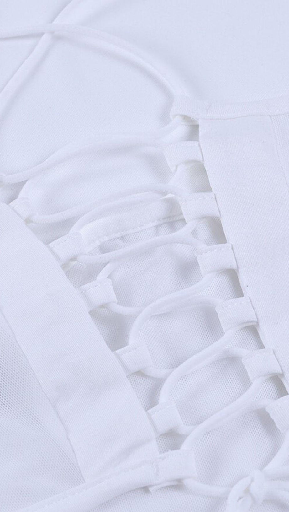 Weste mit Gürtel auf der Rückseite.