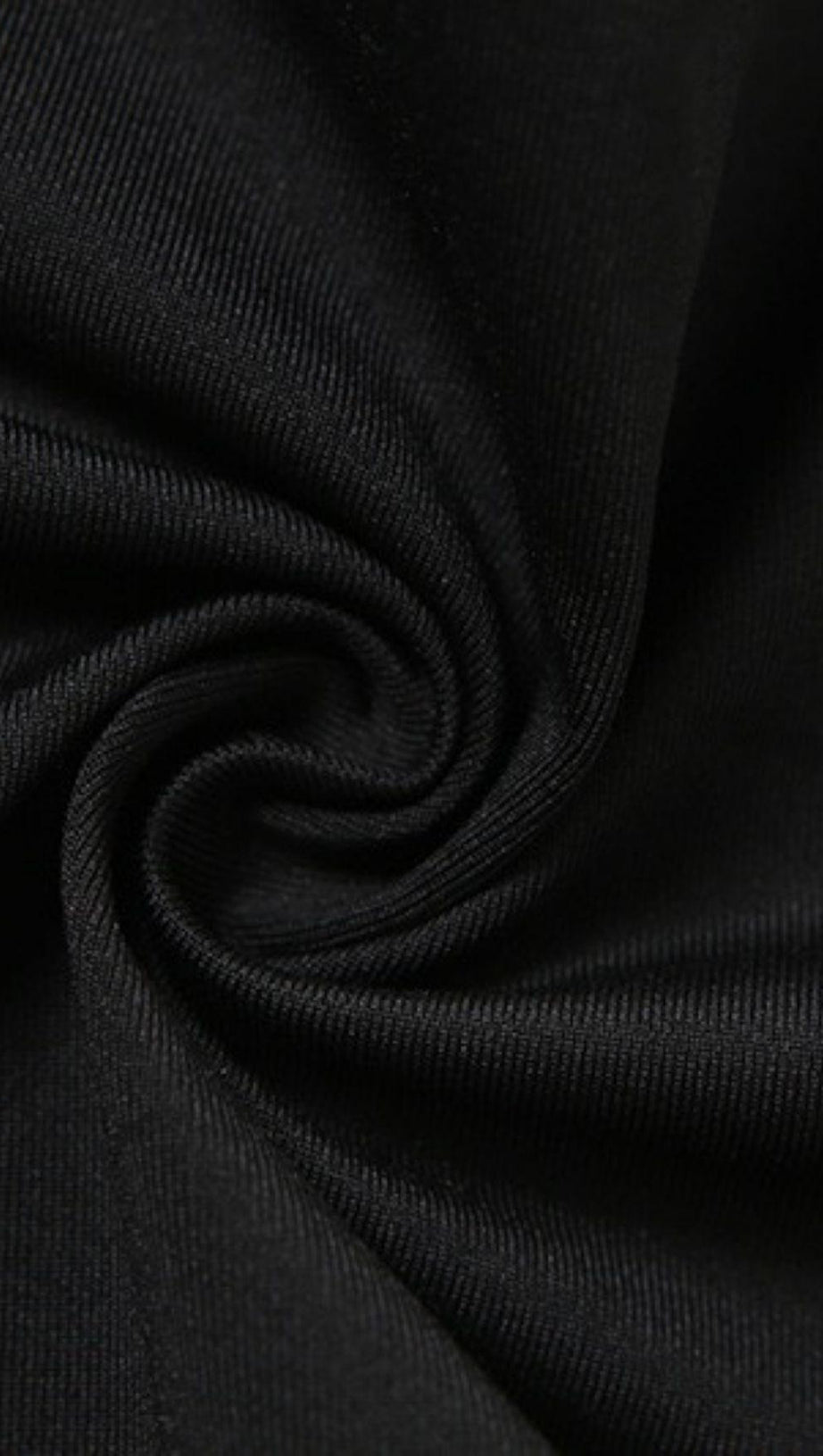A SMALL VEST WITH A HALTER HOOK IN BLACK
