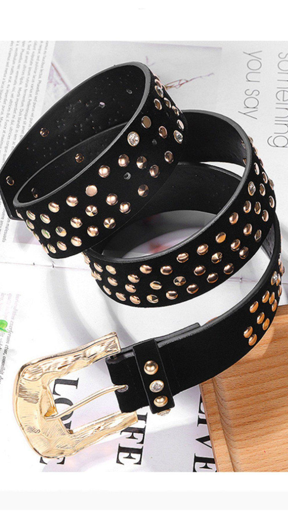 Taillengürtel aus Kunstleder mit Kettennieten