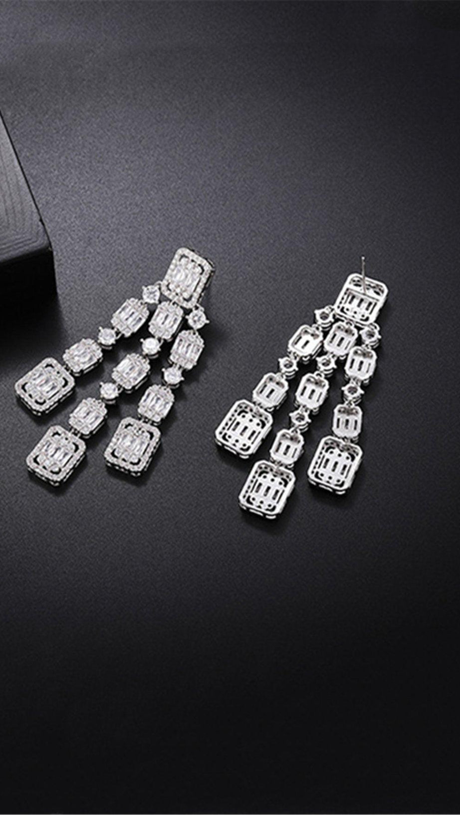 Lange Ohrringe mit Zirkonia