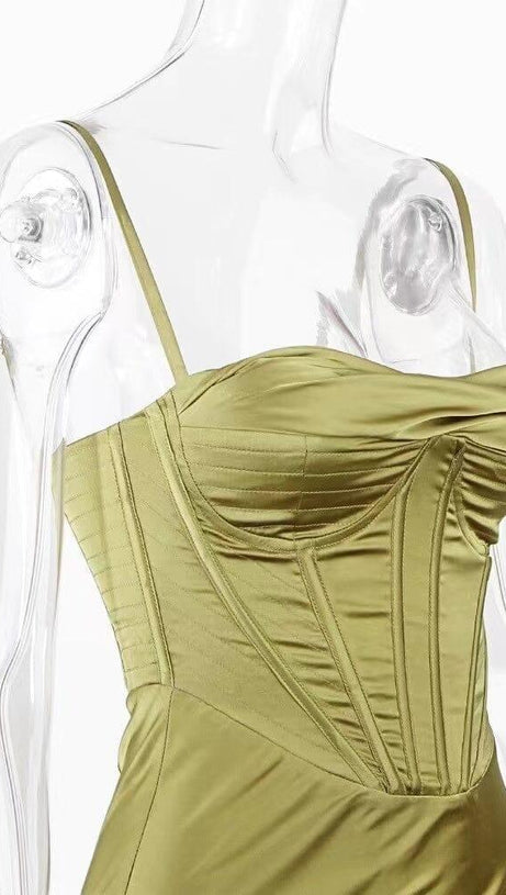 ZEE OLIVE SLIP KLEID