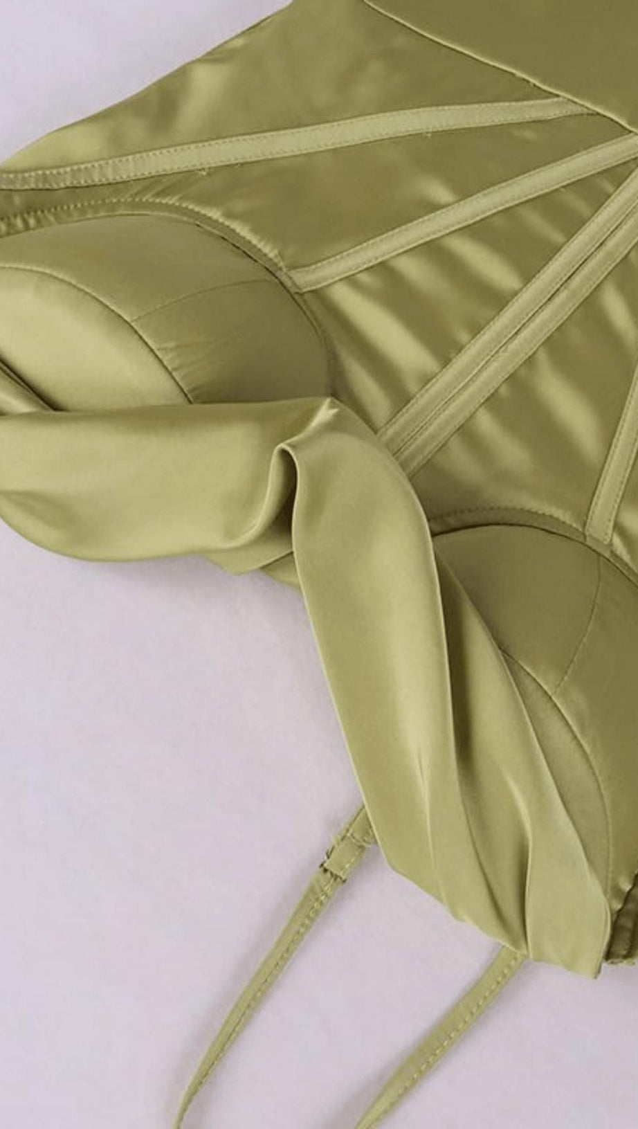 ZEE OLIVE SLIP KLEID