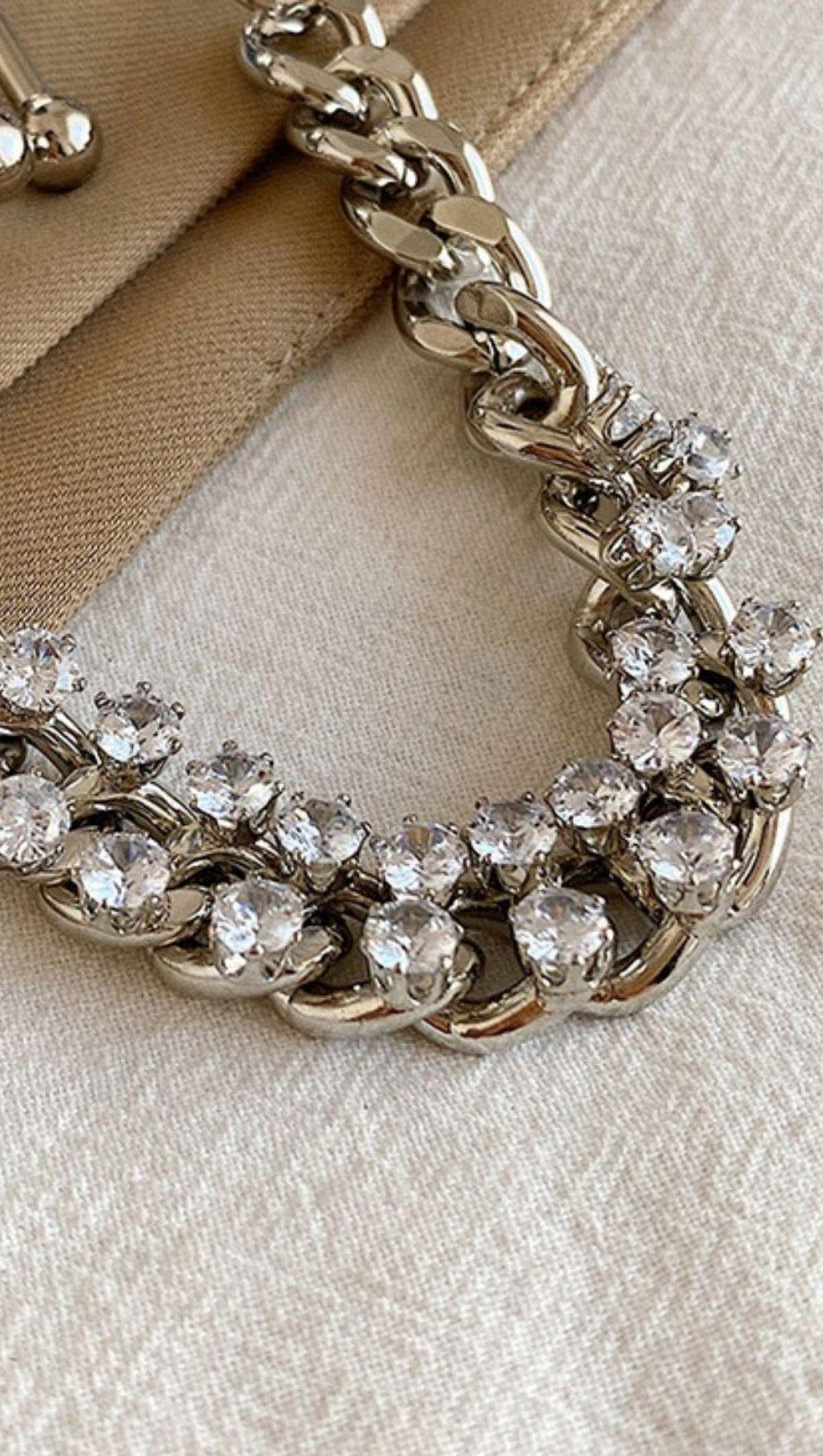 Umhängetasche aus Schmiedeeisen