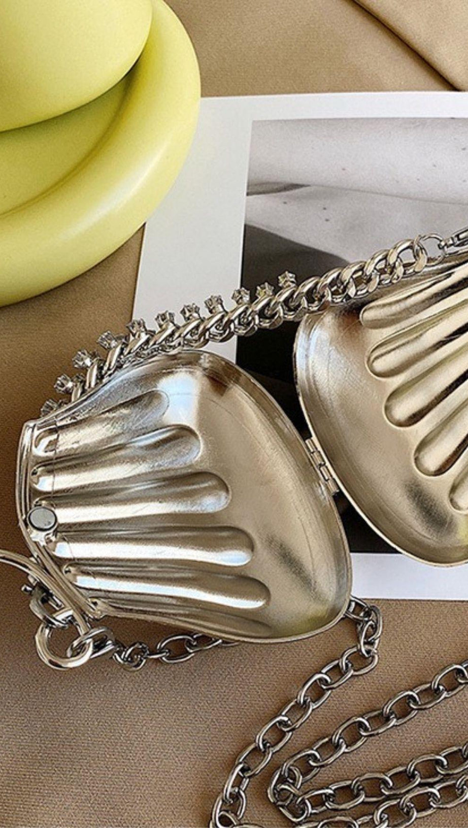 Umhängetasche aus Schmiedeeisen