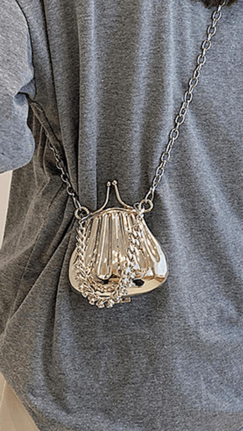 Umhängetasche aus Schmiedeeisen