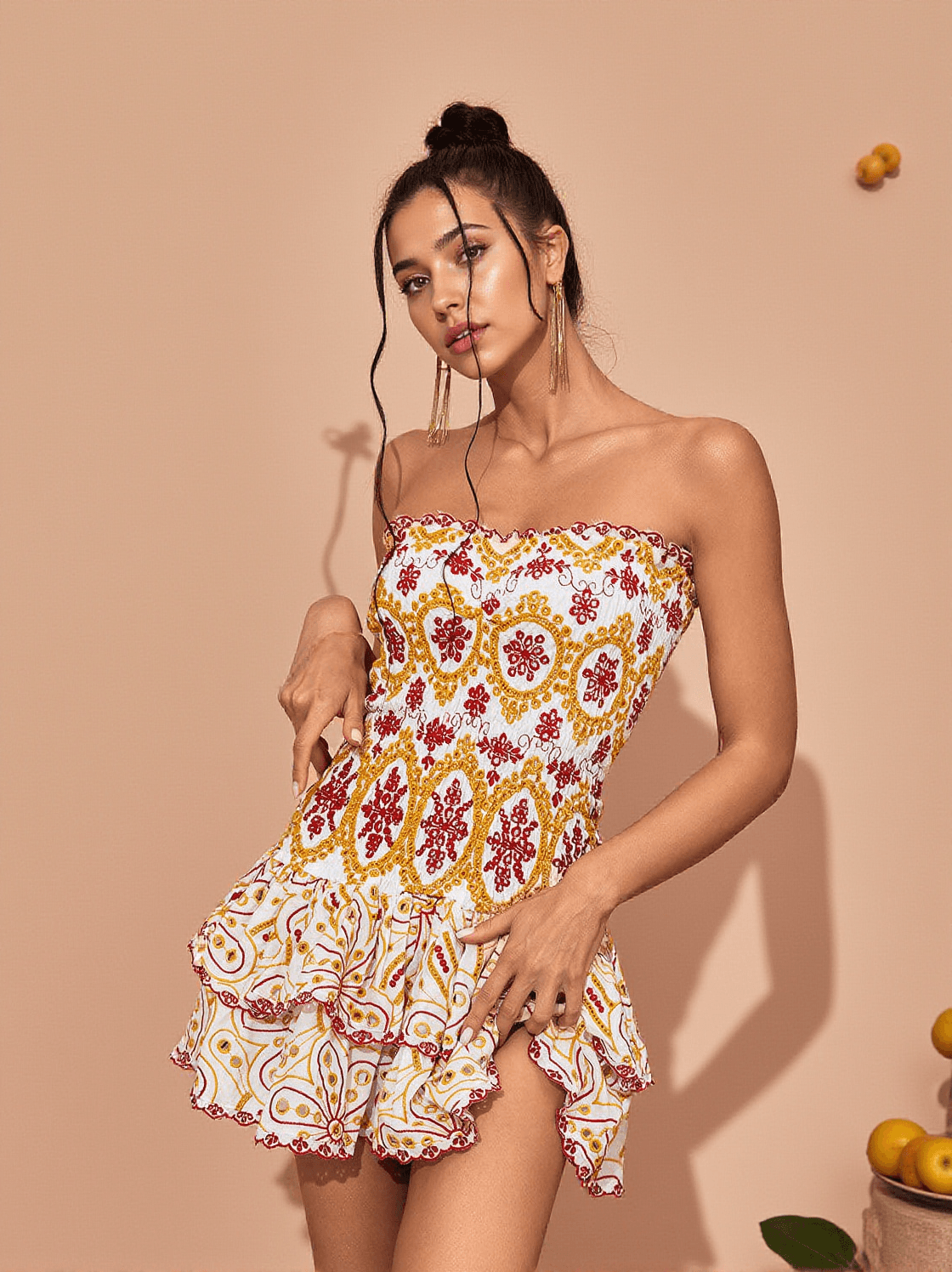 Judson trägerloses Minikleid mit Rüschen