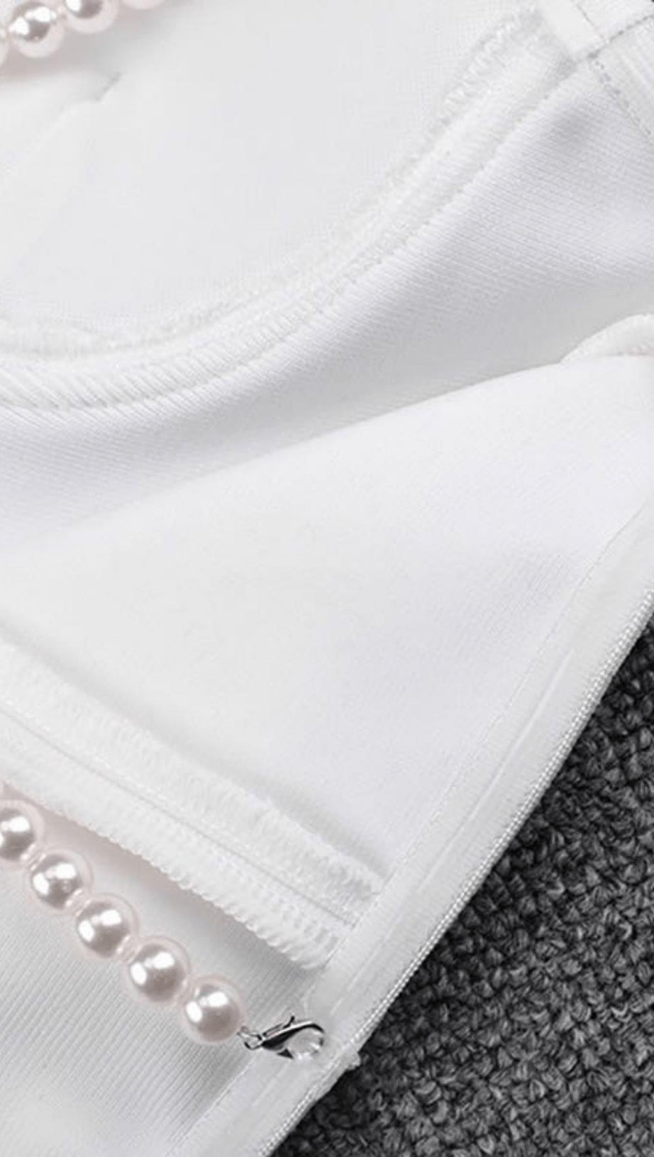 WEISSES GERAFFTES MIDI-SOMMERKLEID