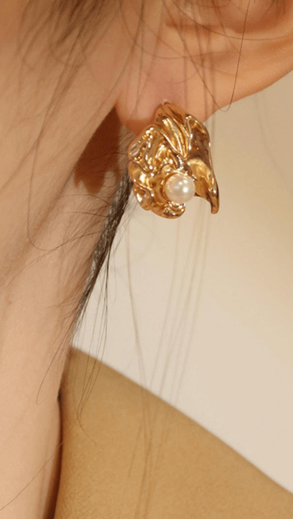 AIIZIE VINTAGE FLOWER EARRINGS - product image