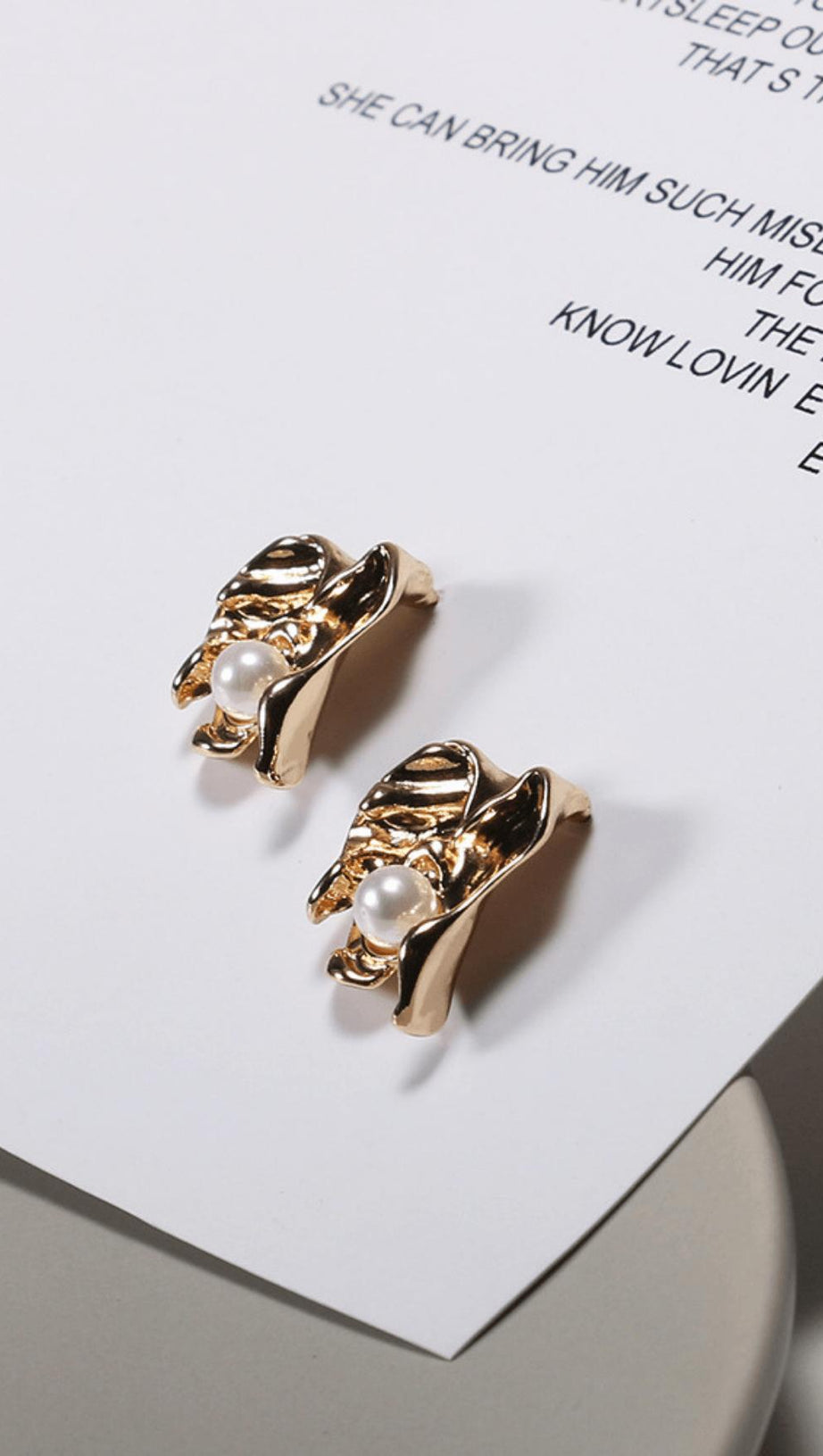 VINTAGE FLOWER EARRINGS