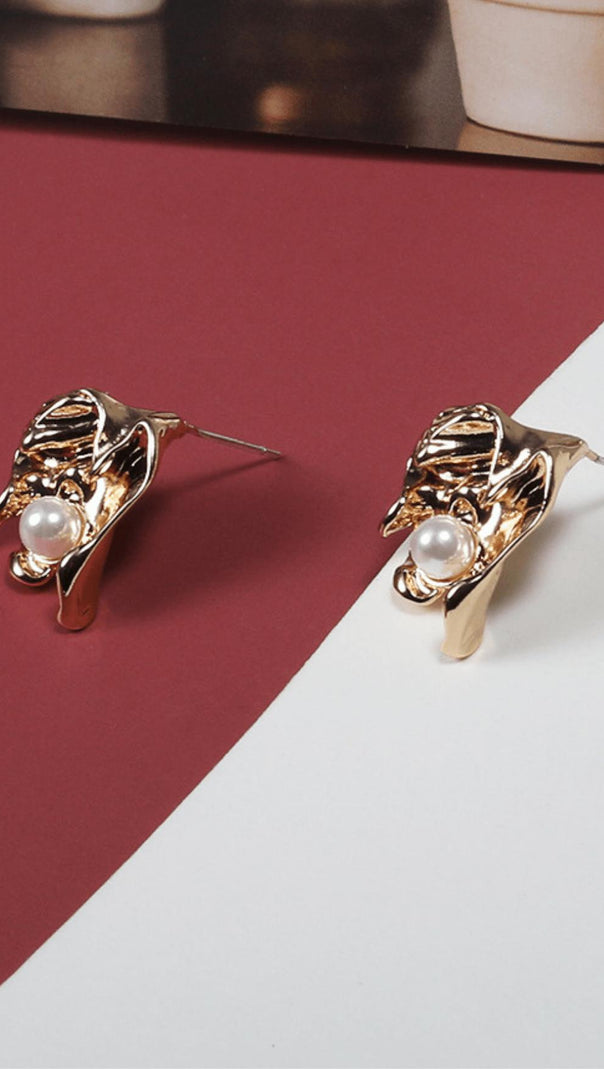 AIIZIE VINTAGE FLOWER EARRINGS - product image